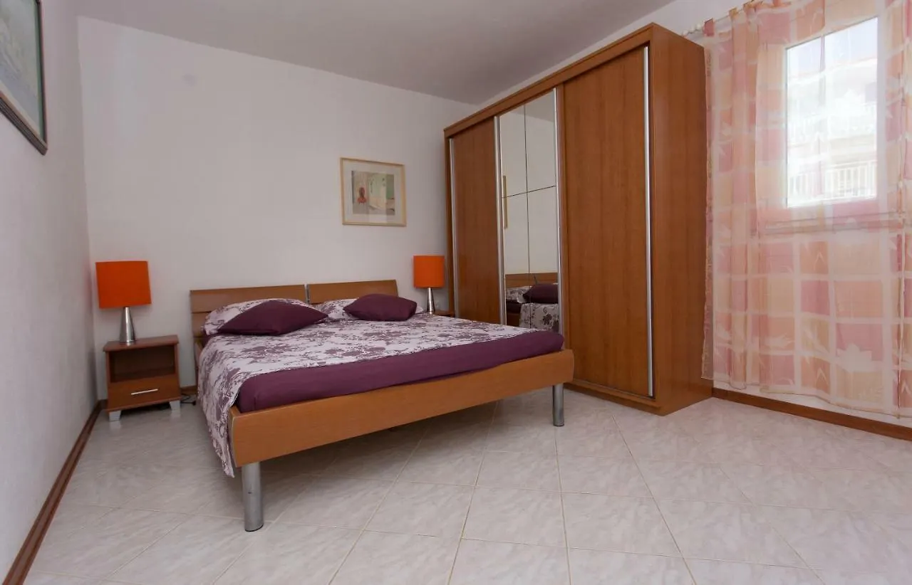 Charming Modern House With The New Swimming Pool - Apartment Maya 2 Trogir