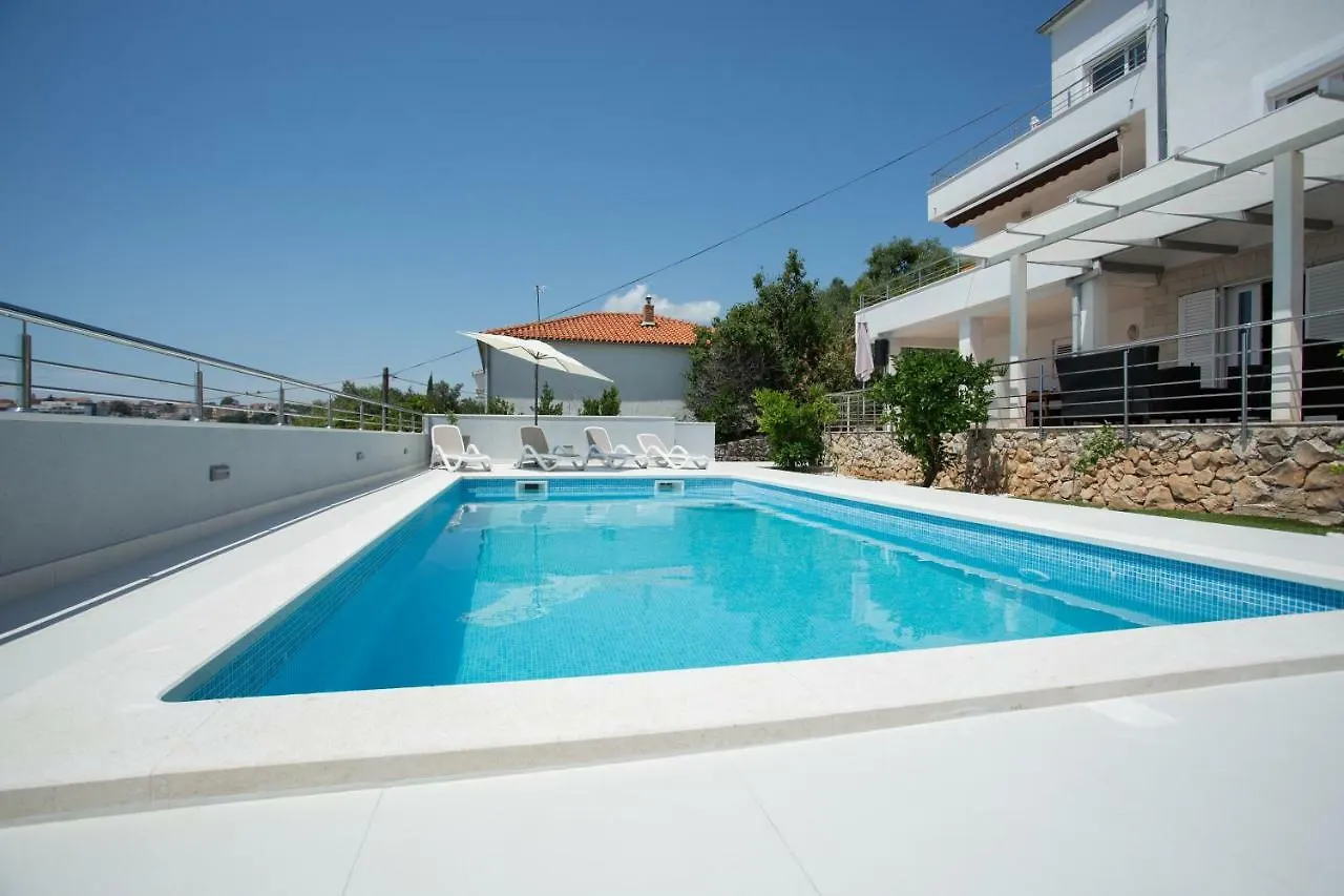 Charming Modern House With The New Swimming Pool - Apartment Maya 2 Trogir
