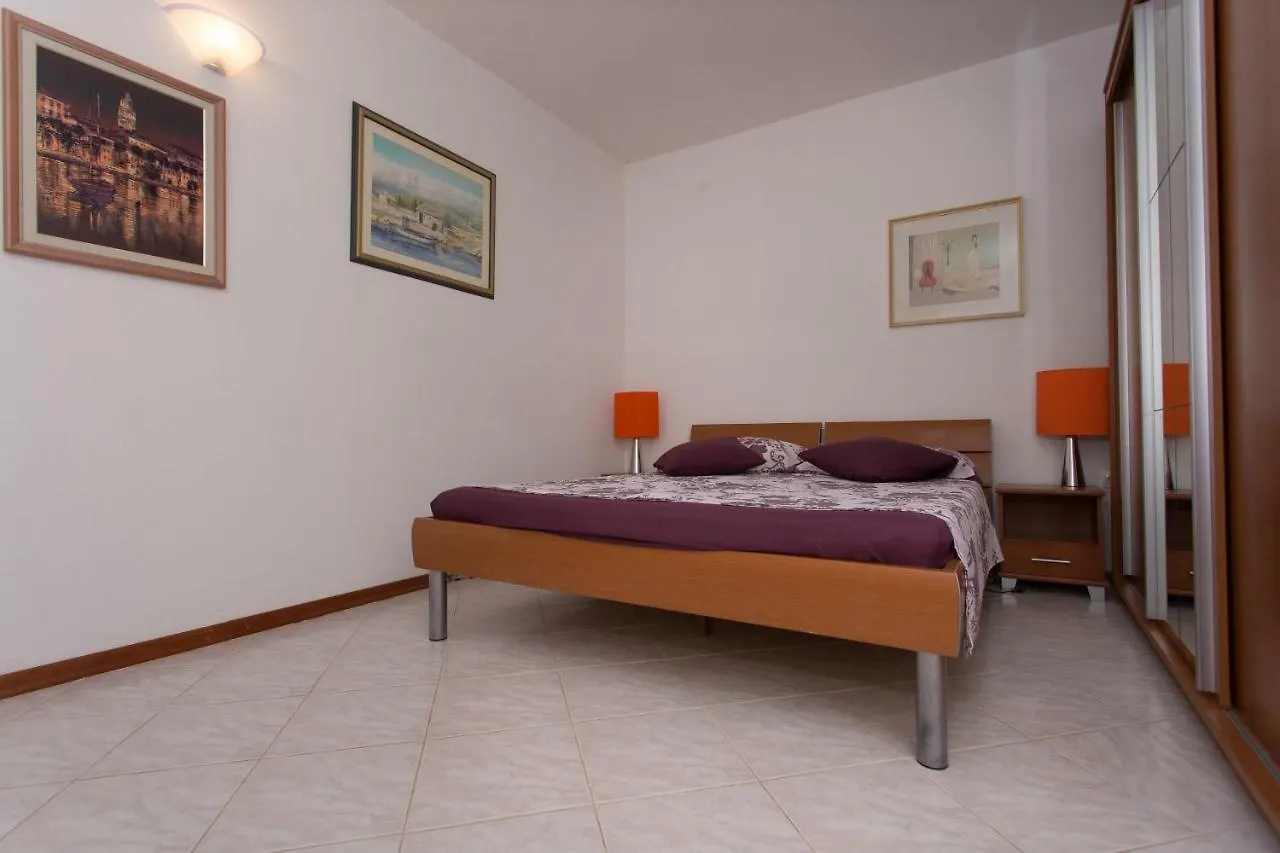 Charming Modern House With The New Swimming Pool - Apartment Maya 2 Trogir