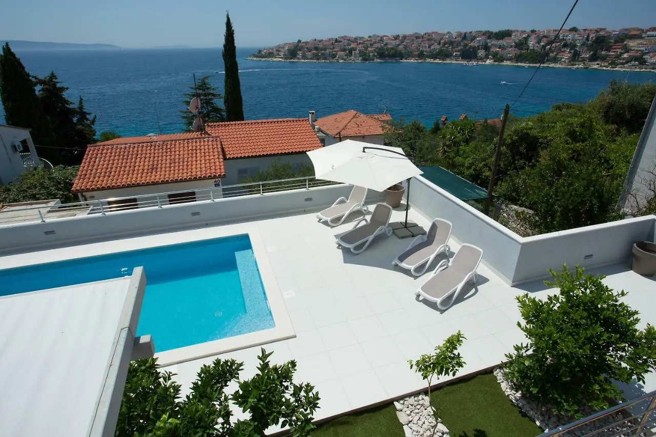Charming Modern House With The New Swimming Pool - Apartment Maya 2 Trogir 0*,