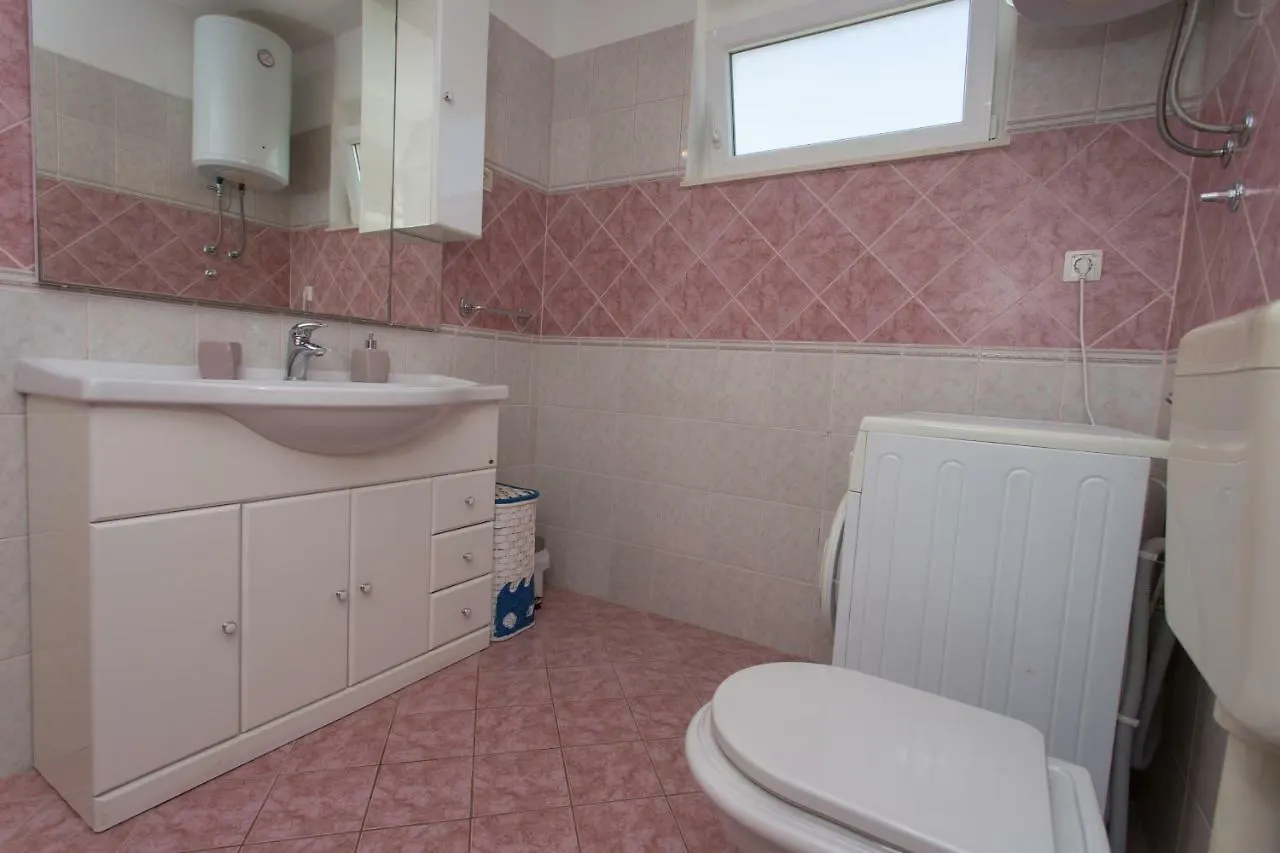 Charming Modern House With The New Swimming Pool - Apartment Maya 2 Trogir 0*,