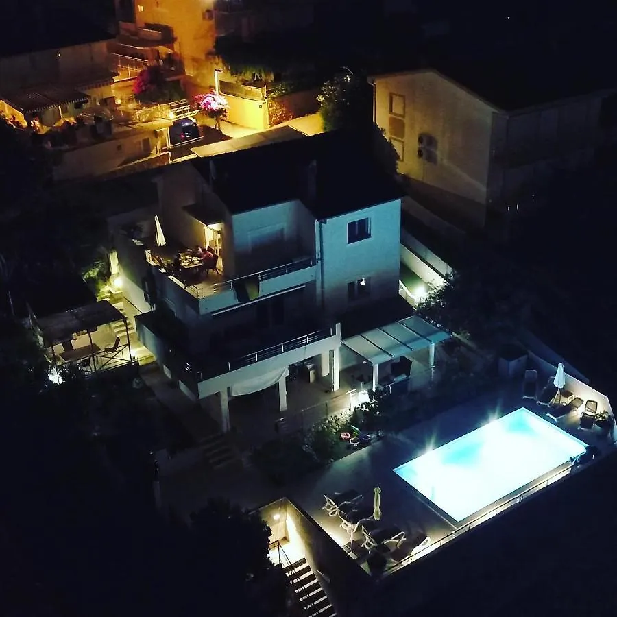 Charming Modern House With The New Swimming Pool - Apartment Maya 2 Trogir