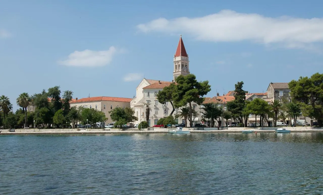 Charming Modern House With The New Swimming Pool - Apartment Maya 2 Trogir